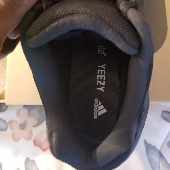 Yeezy - Picture 4 of 5